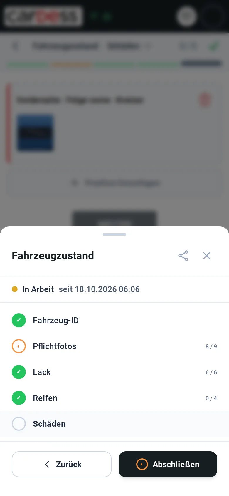 Schrittliste des Vorgangs: Fahrzeug-ID erledigt, Pflichtfotos bei 8 von 9, Lack und Reifen erledigt, Schäden offen, mit Zurück und Abschließen