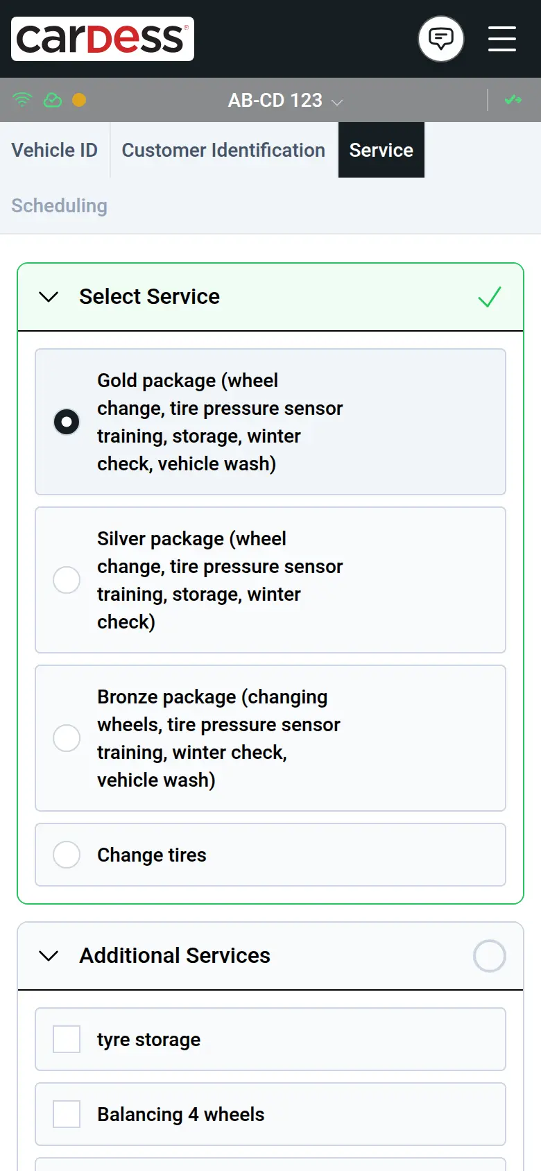Service step: gold, silver and bronze packages and tyre change, with the gold package selected, plus additional services